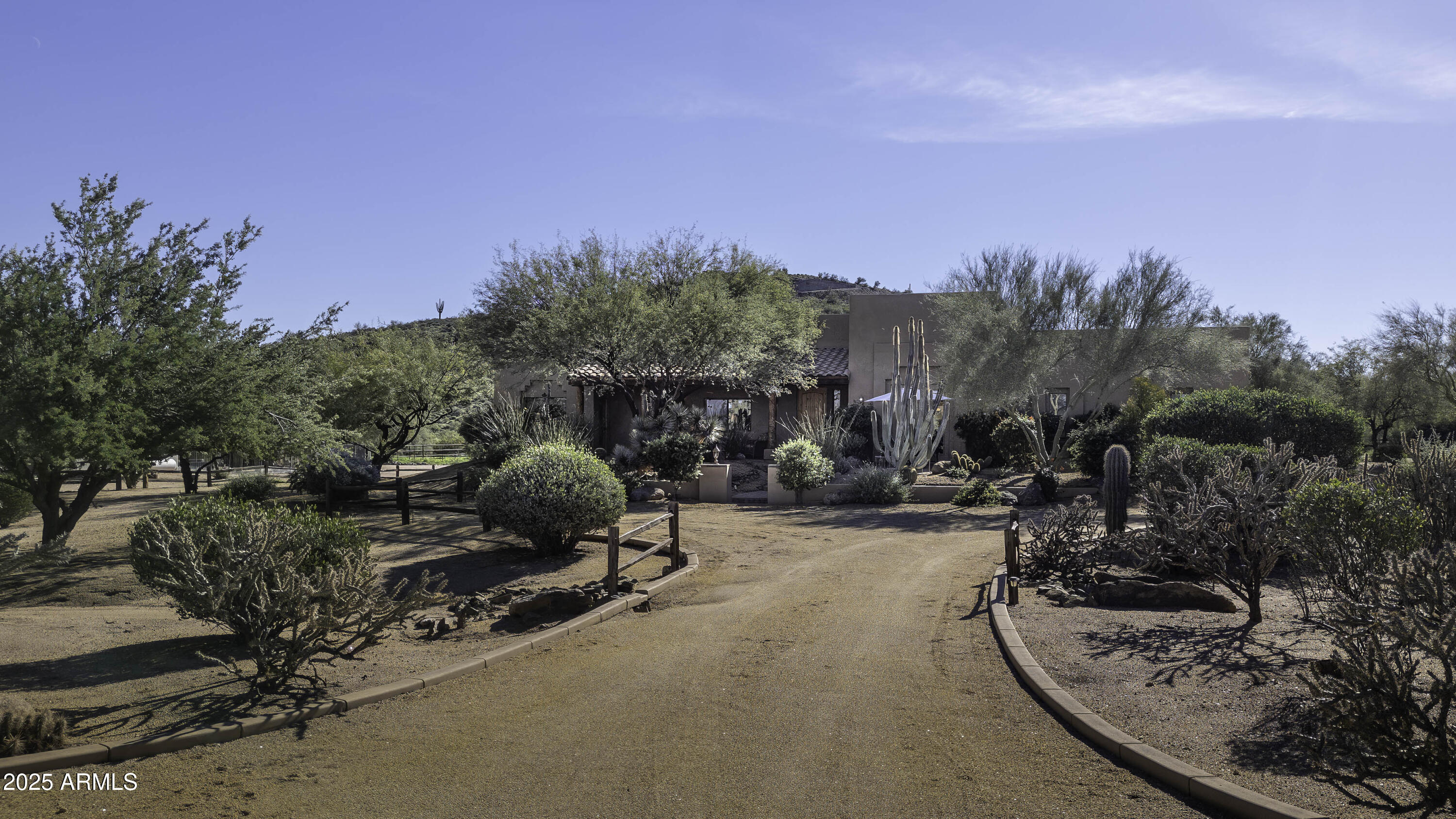 17433 East Quail Track Road Rio Verde, AZ 85263 - Photo 15 of 32 Front Drive