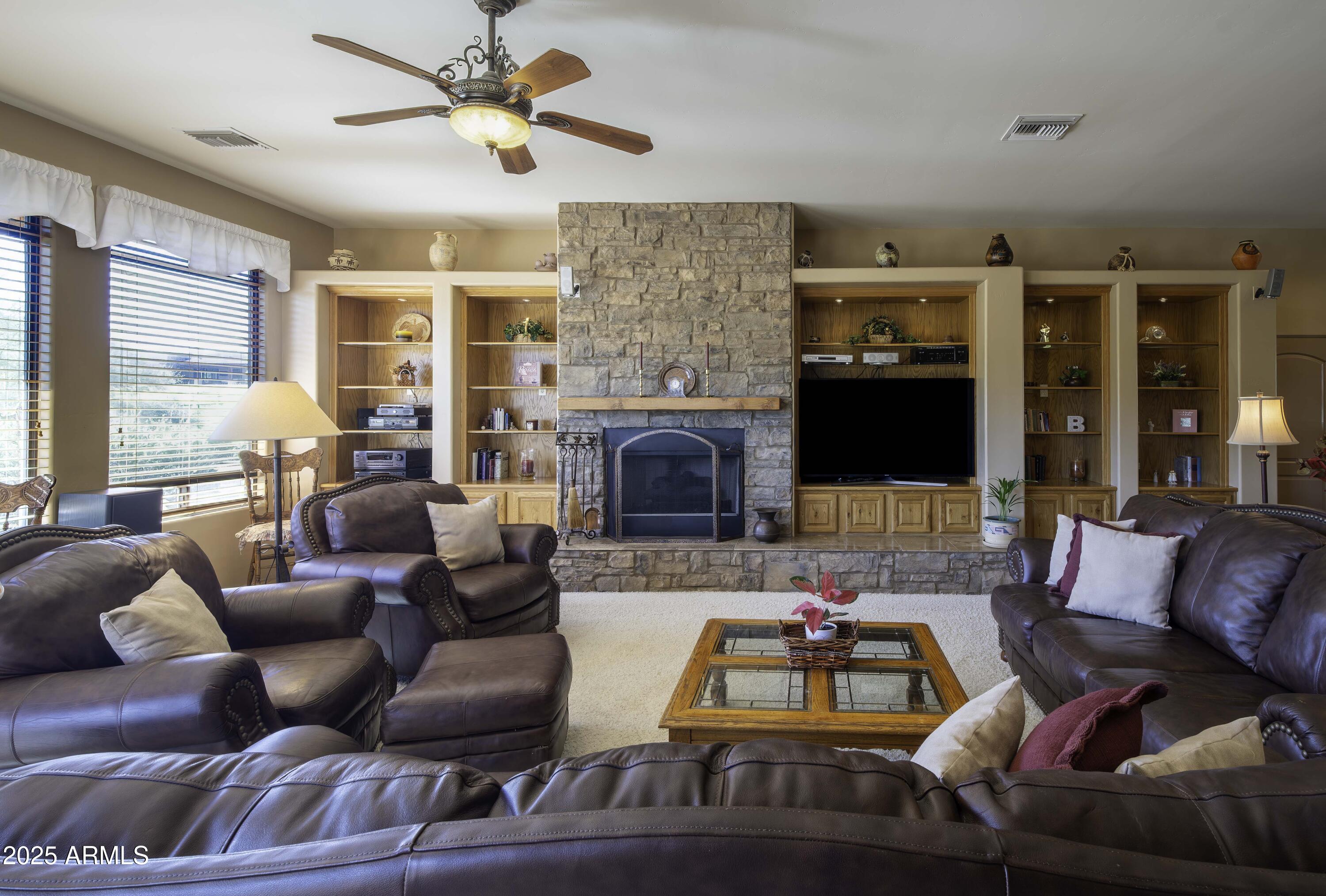 17433 East Quail Track Road Rio Verde, AZ 85263 - Photo 3 of 32 Great Room 3