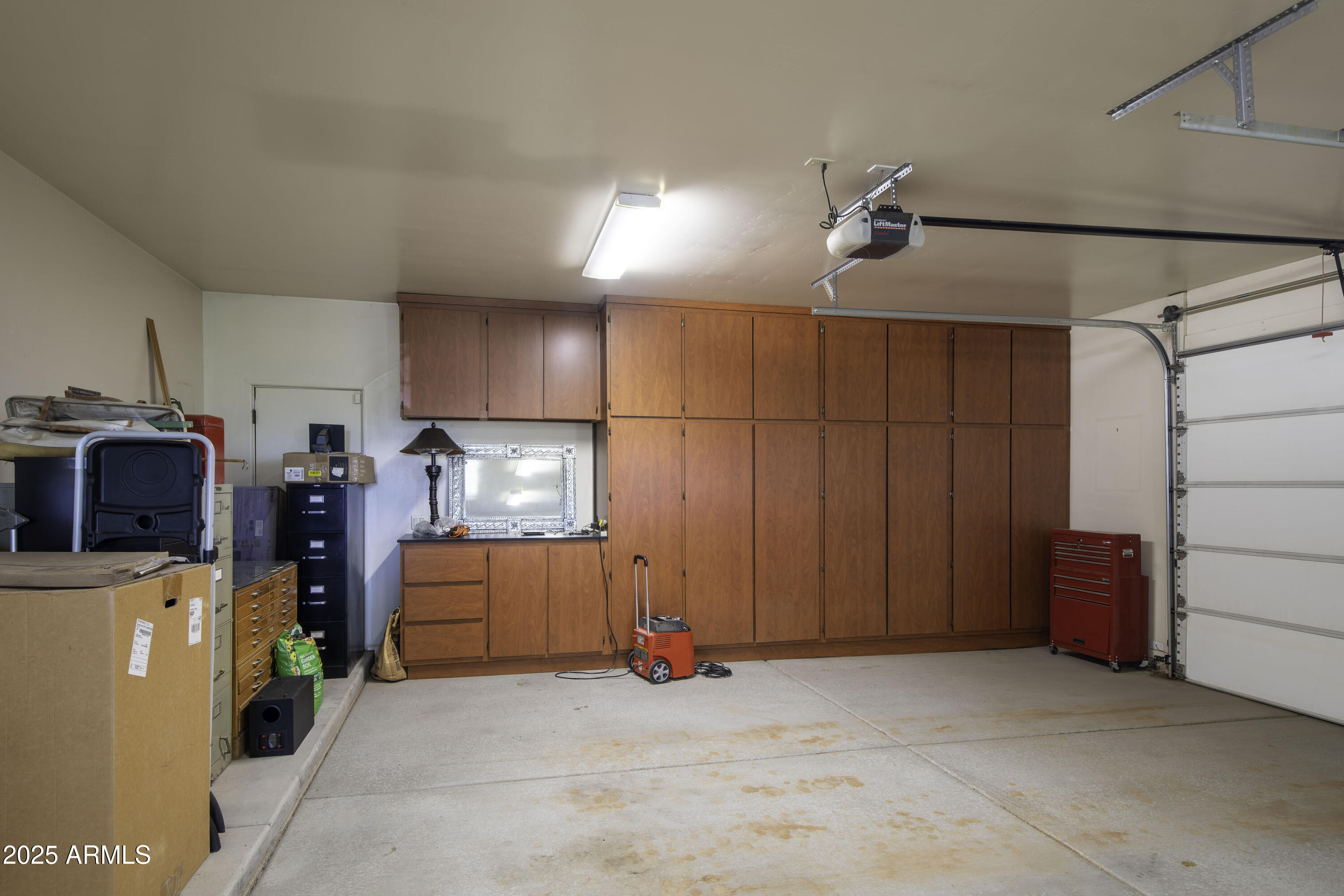 17433 East Quail Track Road Rio Verde, AZ 85263 - Photo 31 of 32 3 Car Garage w-Blt in Cabs