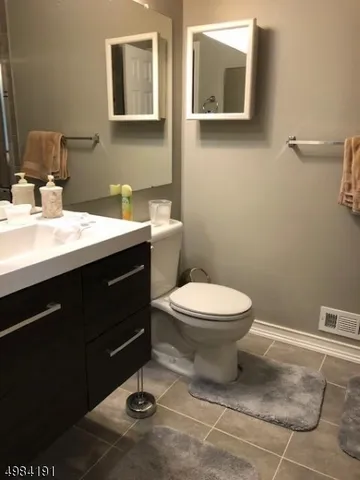 $2,400 | 151 Gregory Lane, Franklin Park, NJ 08823