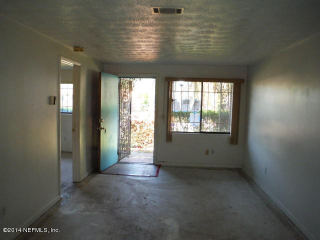4360 Bedivere Road Jacksonville, FL 32208 - Photo 3 of 24 DSCF2555