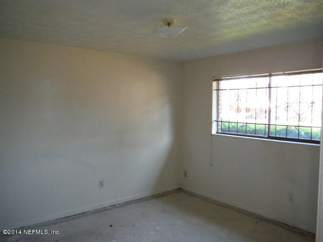 4360 Bedivere Road Jacksonville, FL 32208 - Photo 6 of 24 DSCF2559