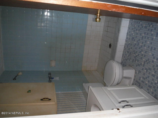 4360 Bedivere Road Jacksonville, FL 32208 - Photo 8 of 24 DSCF2561