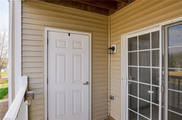 $175,000 | 113 Oak Wind Drive, Unit 202, Advance, NC 27006