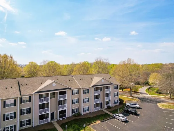 $175,000 | 113 Oak Wind Drive, Unit 202, Advance, NC 27006