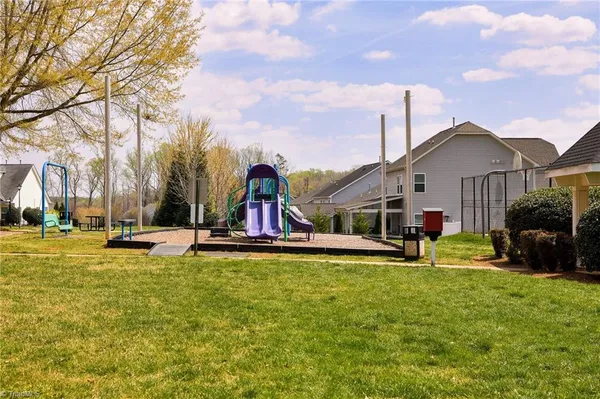 $175,000 | 113 Oak Wind Drive, Unit 202, Advance, NC 27006