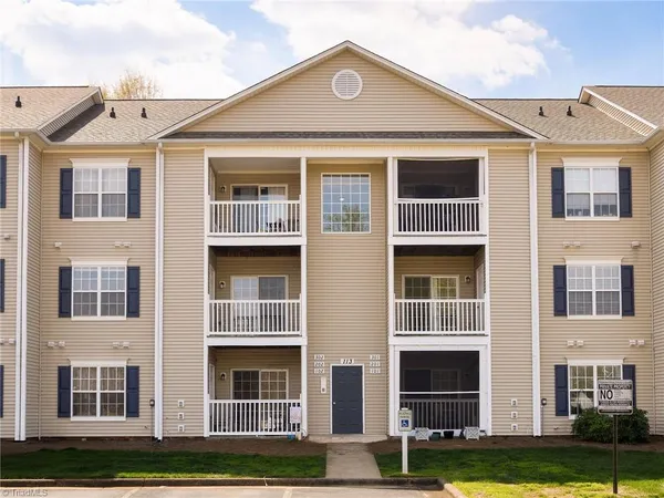 $175,000 | 113 Oak Wind Drive, Unit 202, Advance, NC 27006