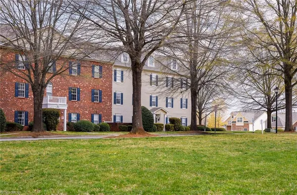 $175,000 | 113 Oak Wind Drive, Unit 202, Advance, NC 27006