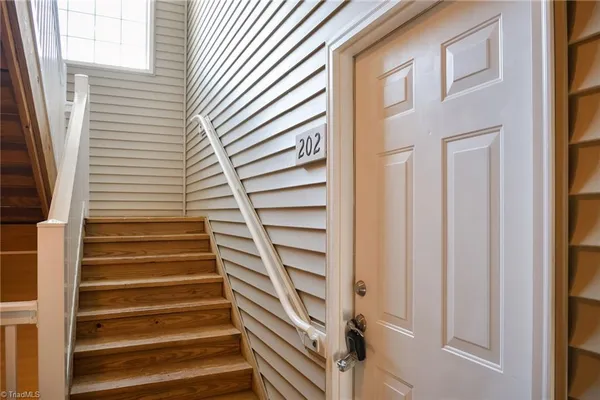 $175,000 | 113 Oak Wind Drive, Unit 202, Advance, NC 27006