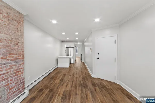 $2,100 | 3027 John F. Kennedy Boulevard, Unit 2, Jersey City, NJ 07306