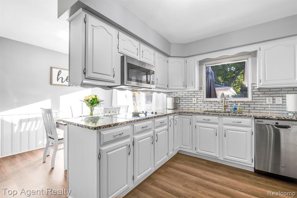 3261 Bathurst Avenue Rochester Hills, MI 48309 - Photo 9 of 35