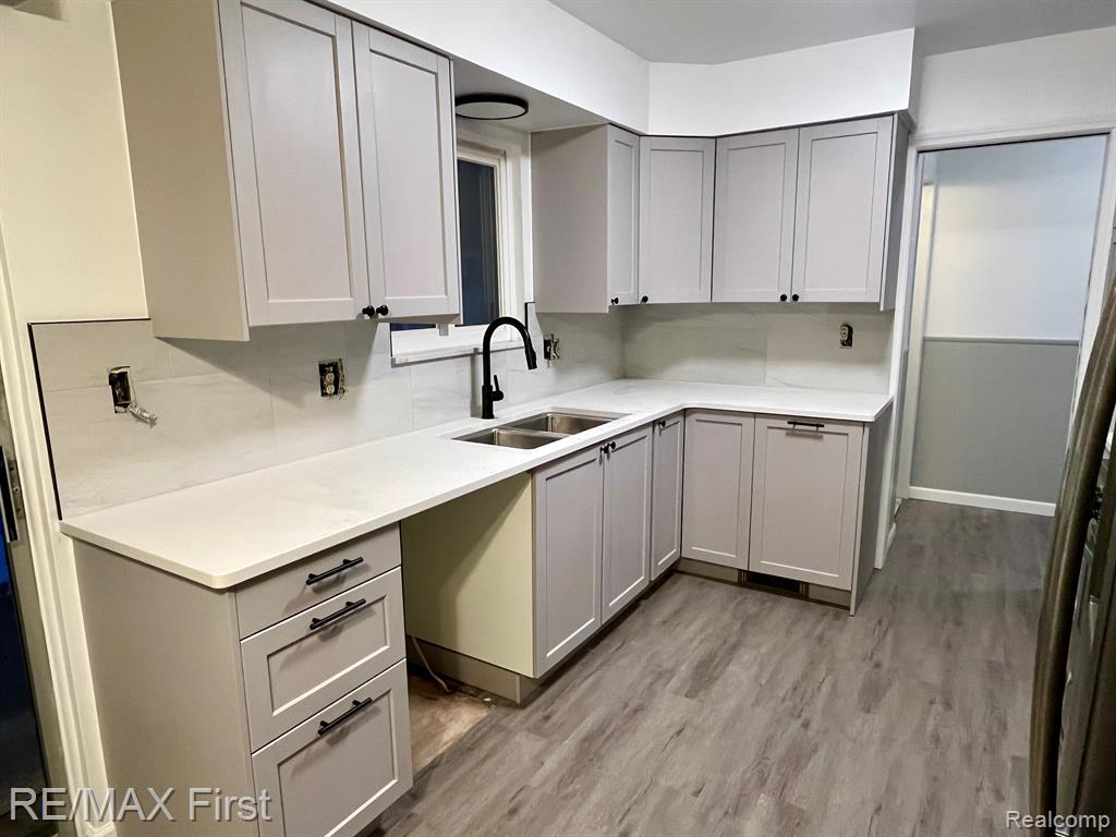13674 Martin Road Warren, MI 48088 - Photo 3 of 19