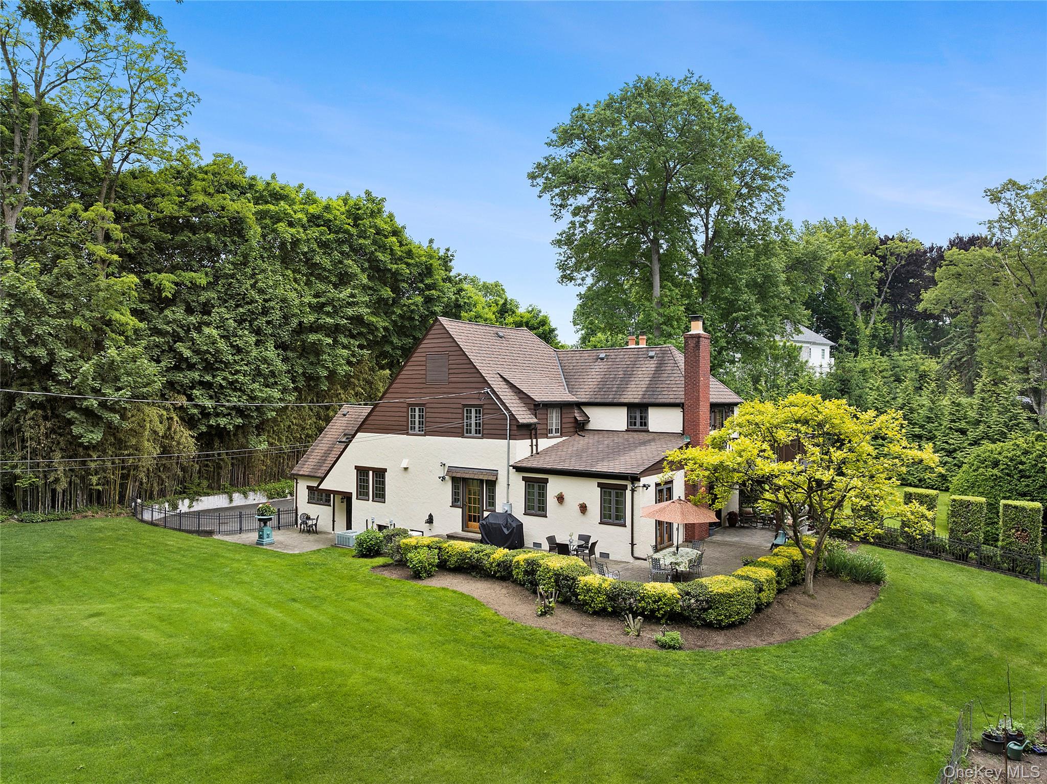 84 Luquer Road Manhasset, NY 11030 - Photo 24 of 30