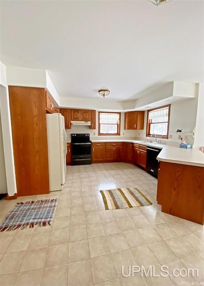 7738 Tipperary Road Gladstone, MI 49837 - Photo 11 of 46 Gallery Image 11