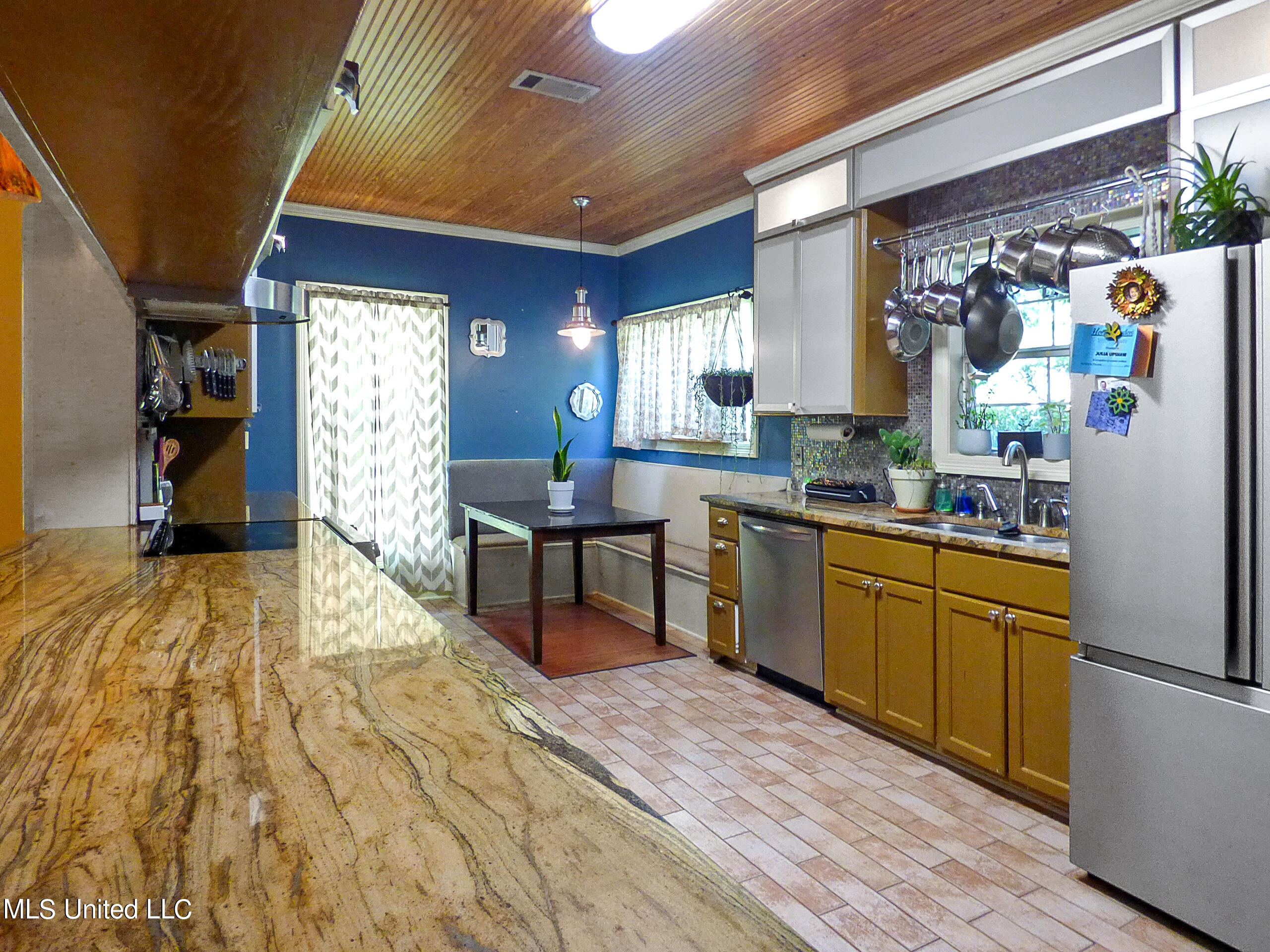 113 Poplar Ridge Drive Brandon, MS 39047 - Photo 6 of 35 P1080007