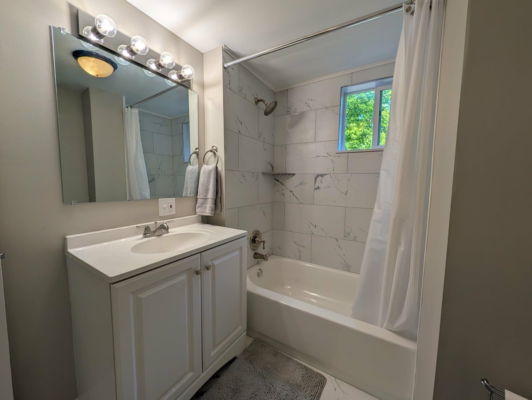 420 North Maple Street Ithaca, MI 48847 - Photo 17 of 31 1950611-4f6e5794-7b28-4116-a3c1-a282a6016d93.JPG