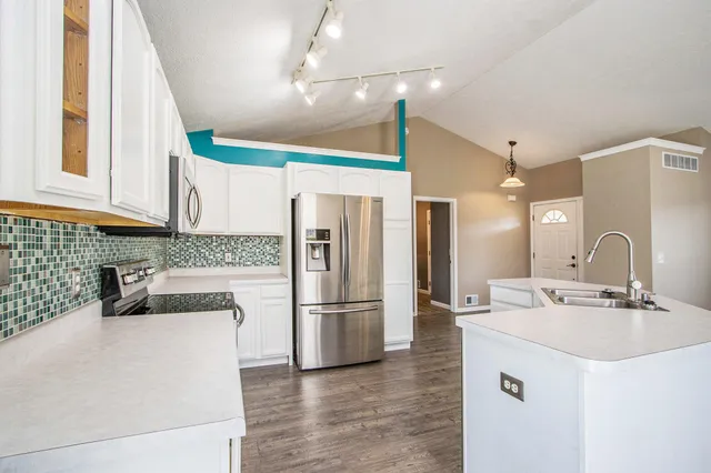 $359,900 | 6189 Clovermeadows Avenue, Scotts, MI 49088