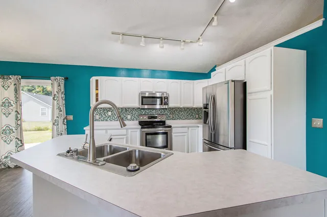 $359,900 | 6189 Clovermeadows Avenue, Scotts, MI 49088