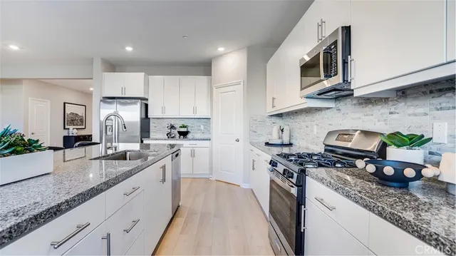 $539,890 | 17562 Bassets Street, Hesperia, CA 92345