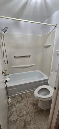 $1,100 | 20016 Village Green Court, Trenton, MI 48183
