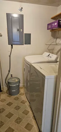 $1,100 | 20016 Village Green Court, Trenton, MI 48183