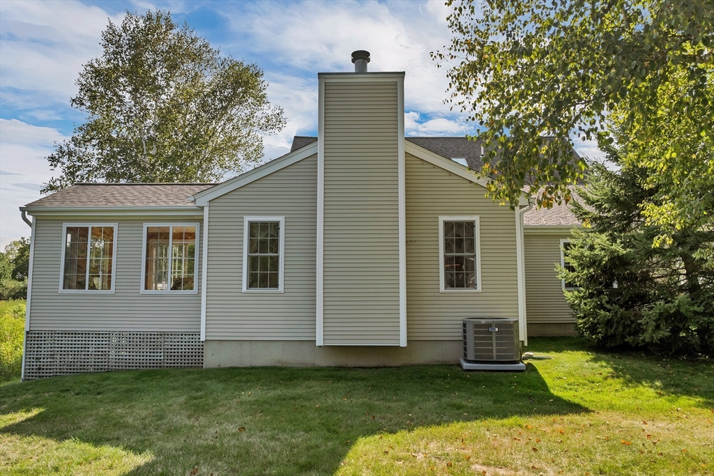60 Hampton Meadows, Unit 60 Hampton, NH 03842 - Photo 6 of 42