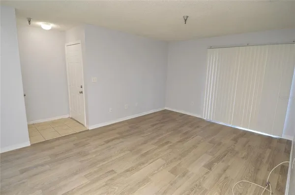 $1,400 | 10263 Gandy Boulevard North, Unit 305, St. Petersburg, FL 33702