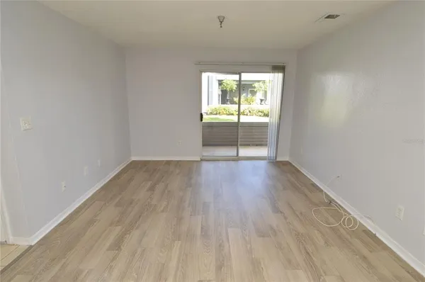 $1,400 | 10263 Gandy Boulevard North, Unit 305, St. Petersburg, FL 33702