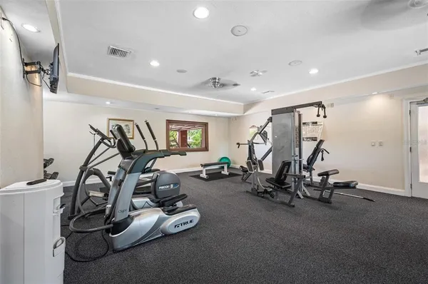 $1,400 | 10263 Gandy Boulevard North, Unit 305, St. Petersburg, FL 33702