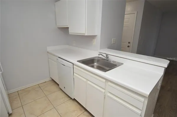 $1,400 | 10263 Gandy Boulevard North, Unit 305, St. Petersburg, FL 33702
