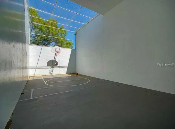 $1,400 | 10263 Gandy Boulevard North, Unit 305, St. Petersburg, FL 33702