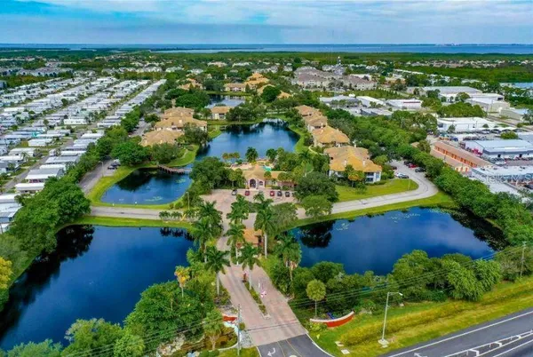 $1,400 | 10263 Gandy Boulevard North, Unit 305, St. Petersburg, FL 33702
