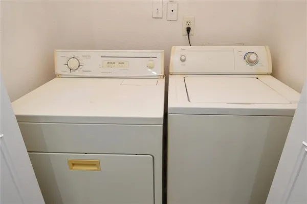 $1,400 | 10263 Gandy Boulevard North, Unit 305, St. Petersburg, FL 33702