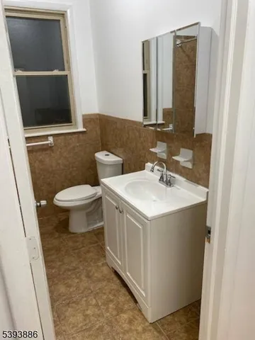$2,400 | 235 South 11th Street, Unit 3, Newark, NJ 07107