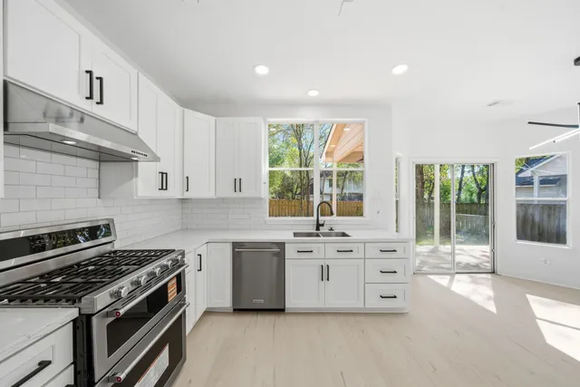 $509,999 | 82 North Apple Springs Circle, The Woodlands, TX 77382