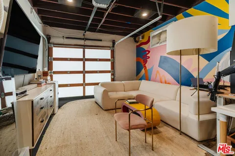 $2,400,000 | 2433 Wilson Avenue, Venice, CA 90291