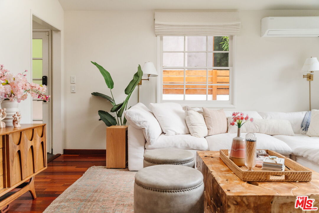 2433 Wilson Avenue Venice, CA 90291 - Photo 3 of 26