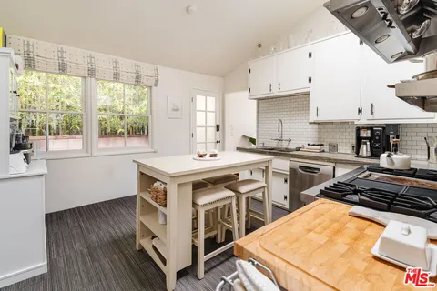 $2,400,000 | 2433 Wilson Avenue, Venice, CA 90291