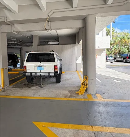 $2,800 | 2500 Northeast 135th Street, Unit 502, North Miami, FL 33181