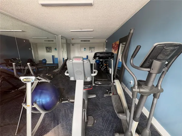 $2,800 | 2500 Northeast 135th Street, Unit 502, North Miami, FL 33181