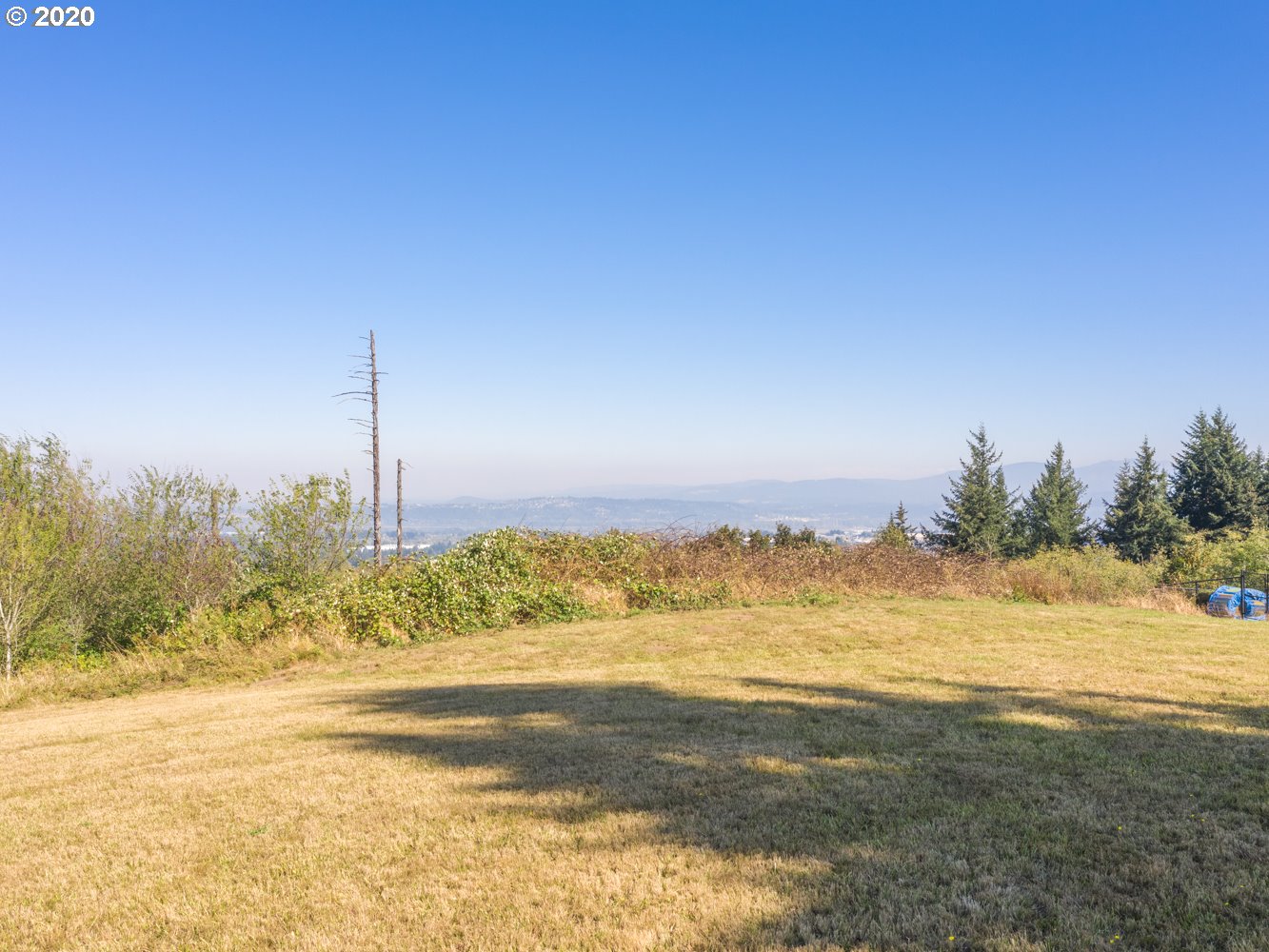 1555 Southwest Walters Loop Gresham, OR 97080 - Photo 3 of 11 Gallery Image 3