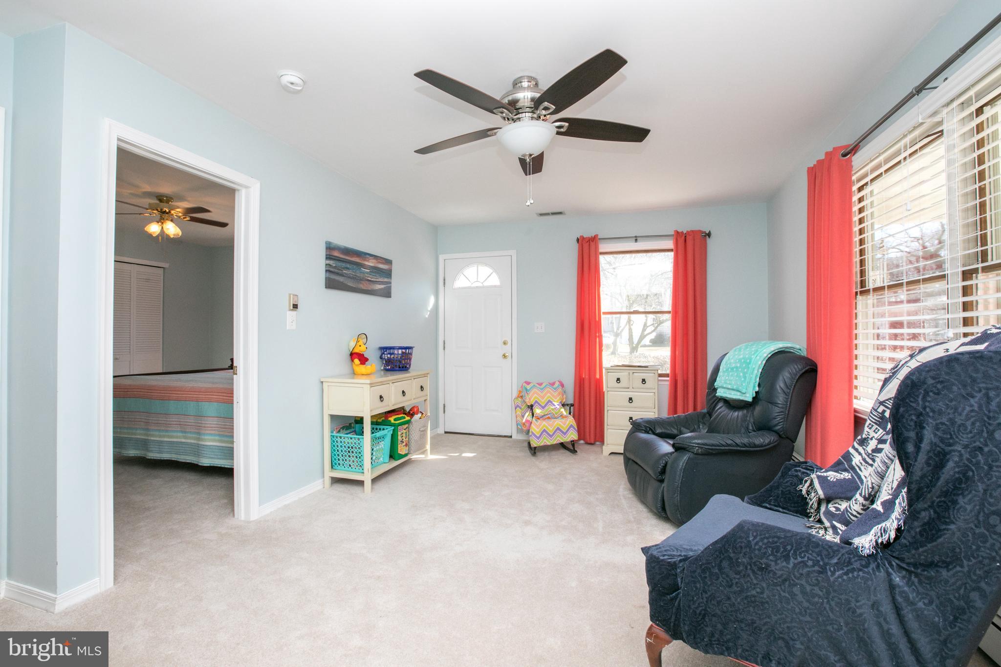 68 Winding Way Road Stratford, NJ 08084 - Photo 6 of 32 In-law suite, living room