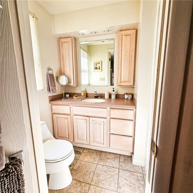 6 Briggs Drive Auburn, NY 13021 - Photo 11 of 21 primary bath