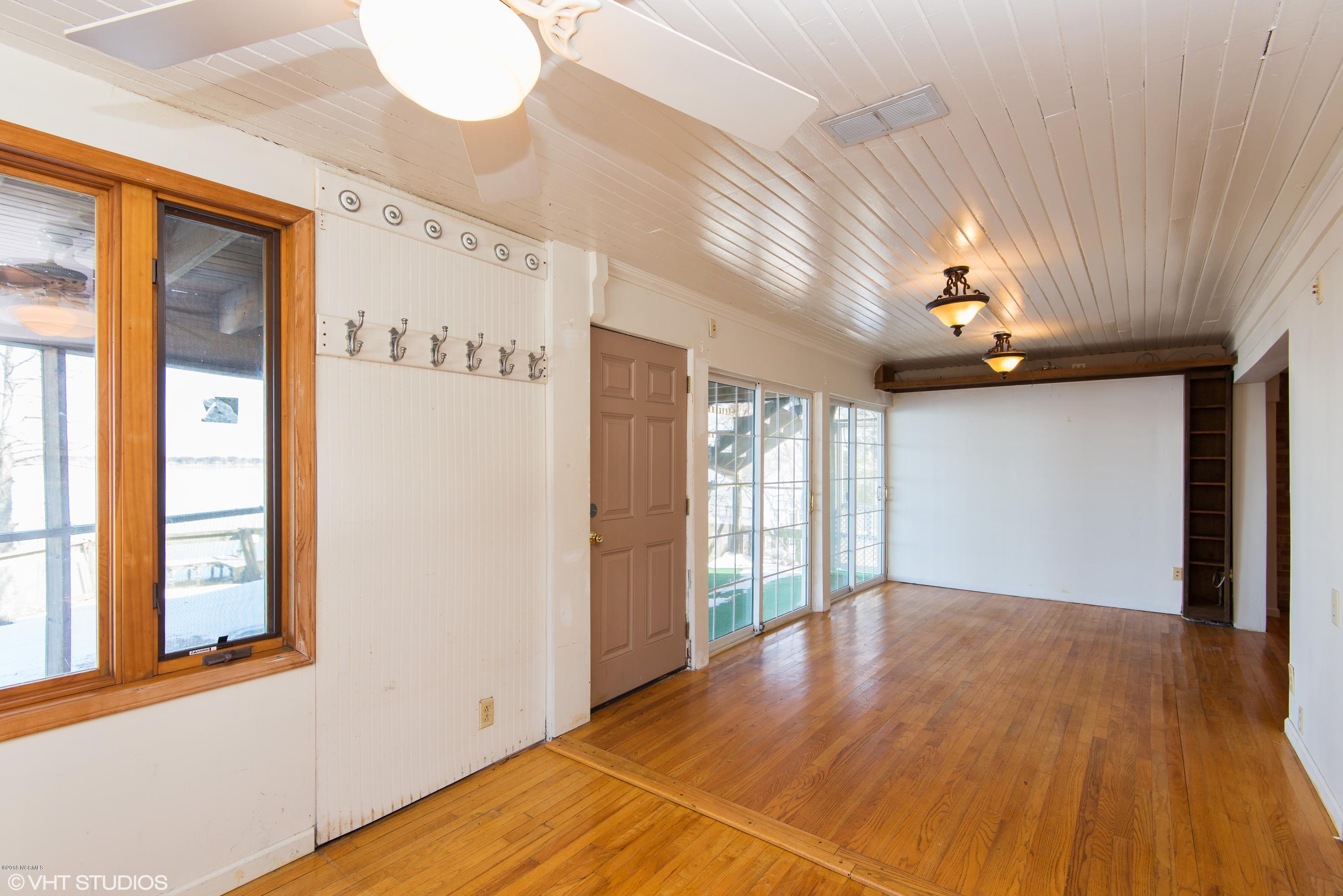 383 Ridgecrest Drive Chocowinity, NC 27817 - Photo 8 of 23 04_383RIDGECRESTDR_2004_HiRes