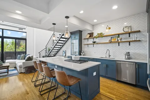 $635,000 | 2003 West Superior Street, Unit 3E, Chicago, IL 60612