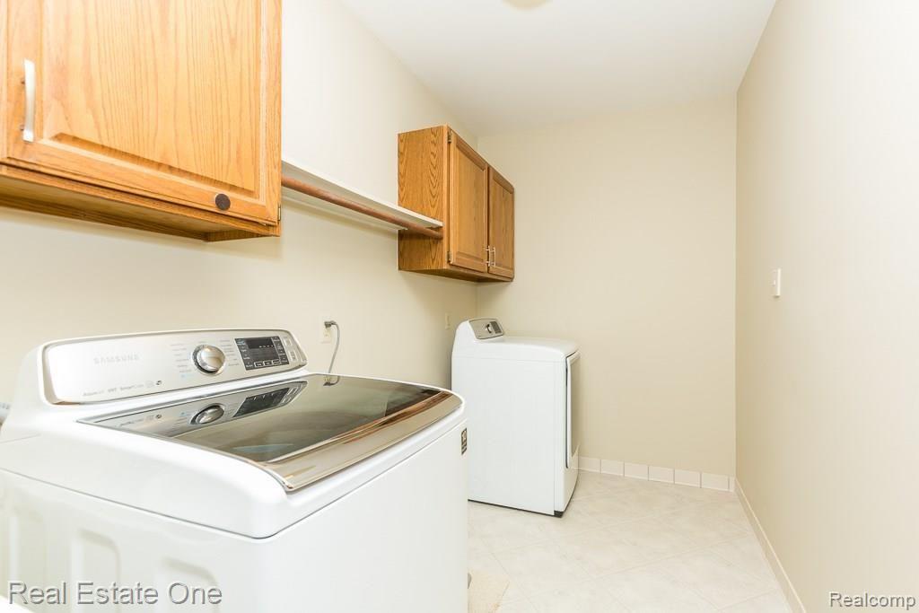 1365 Kingspath Drive Rochester, MI 48306 - Photo 50 of 52 184.jpg