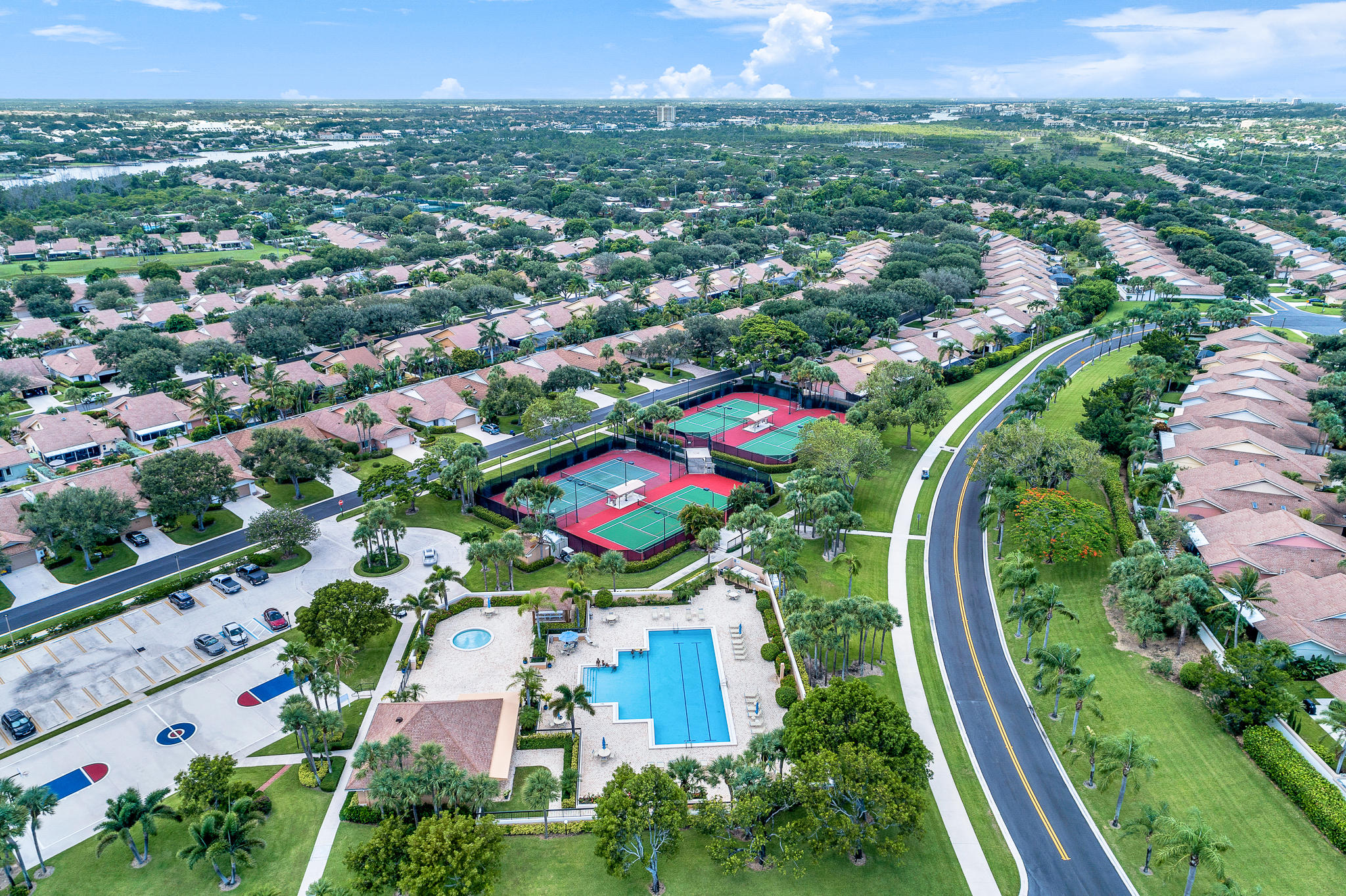 108 Seashore Drive Jupiter, FL 33477 - Photo 28 of 42 an aerial view of multiple house