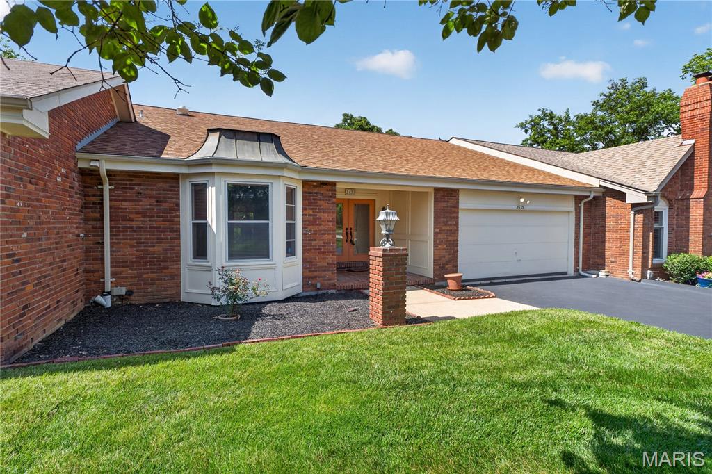 2435 Baxton Way Chesterfield, MO 63017 - Photo 1 of 46