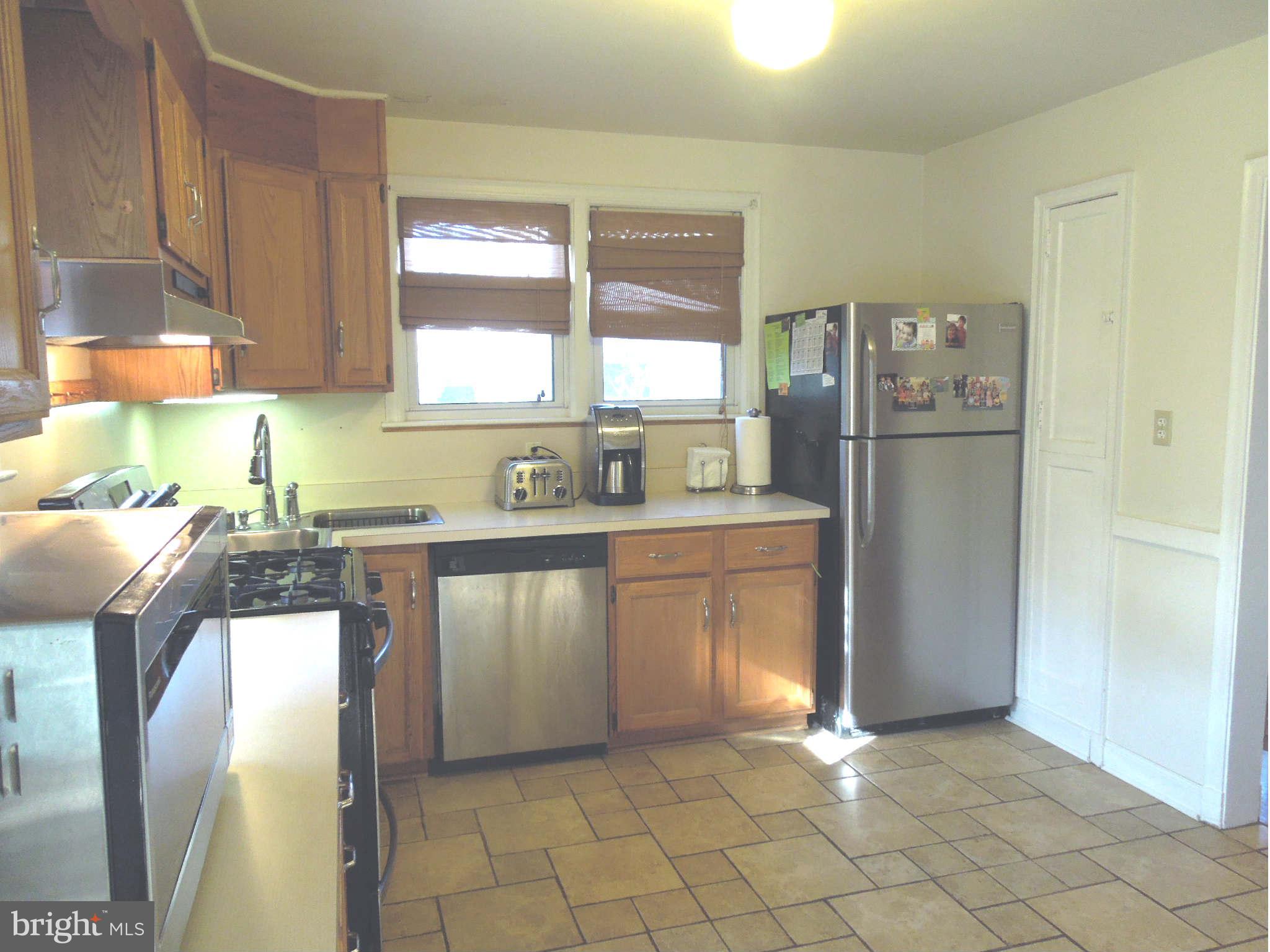 47 Cinder Road Lutherville-Timonium, MD 21093 - Photo 8 of 17 Kitchen