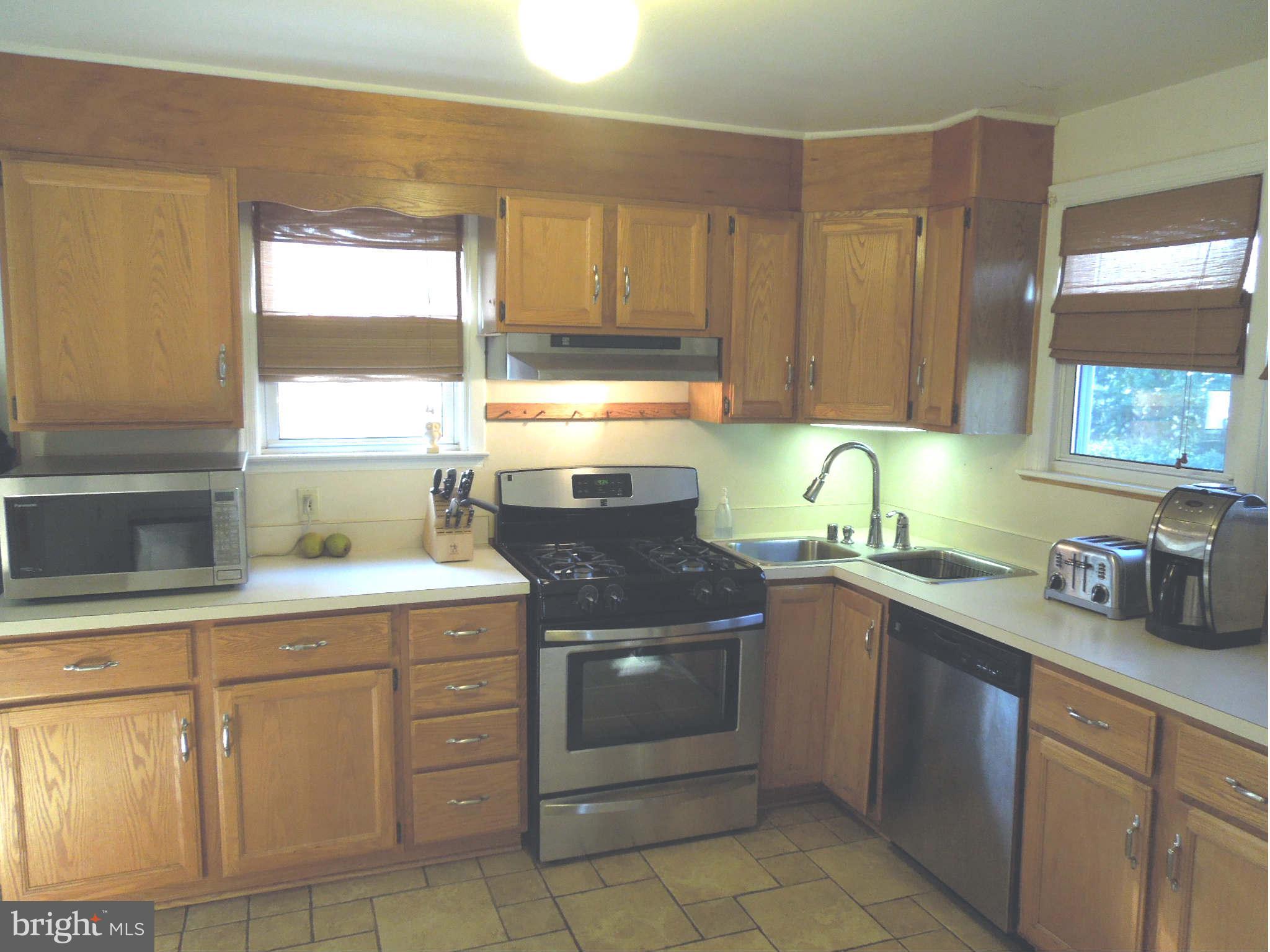 47 Cinder Road Lutherville-Timonium, MD 21093 - Photo 9 of 17 Kitchen